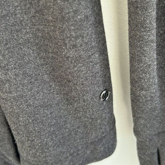 Lululemon That's a Wrap Jacket Size 4 Dk Grey Bordeaux Drama Snap Sweater - Picture 4 of 6
